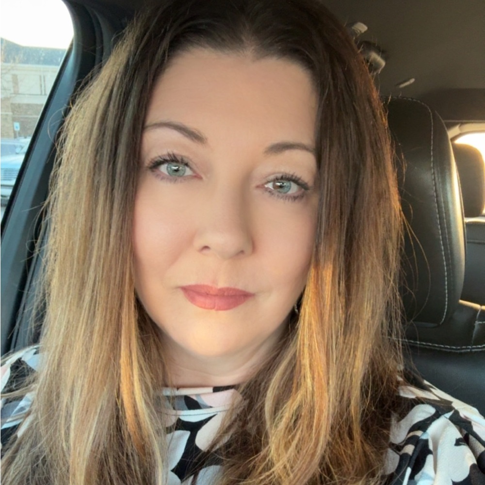 Meet your Posher, Carminia